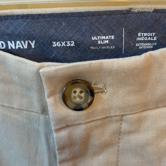 Old Navy men’s ultimate slim fit khakis 36x32 - Picture 3 of 7